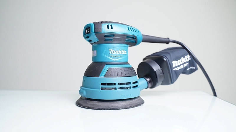 Máy chà nhám rung tròn Makita M9204B (240W)