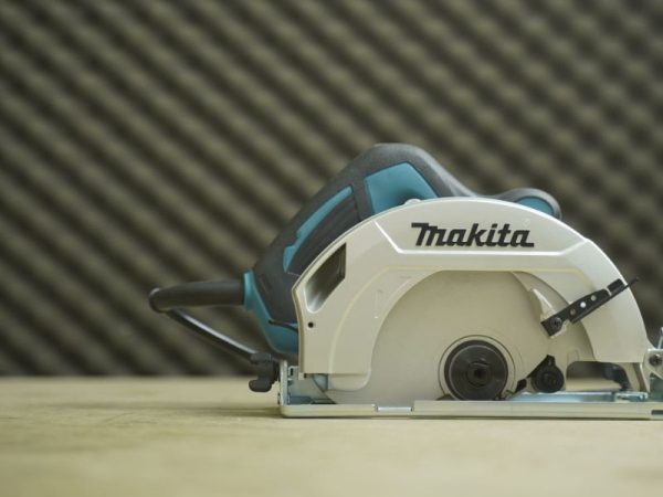 Máy cưa đĩa 185mm Makita HS7010