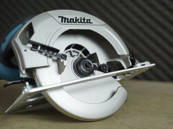 Máy cưa đĩa Makita HS7600