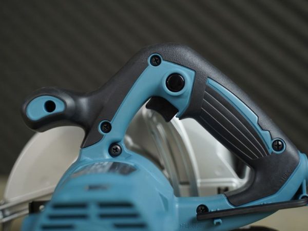 Máy cưa đĩa Makita HS7600